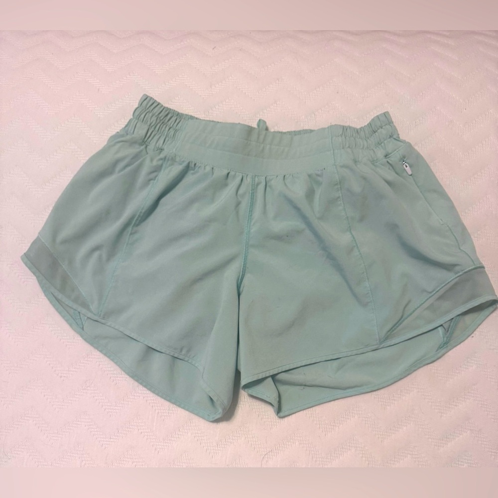 Lululemon Hotty Hot Low-Rise Lined Shorts 2.5”
